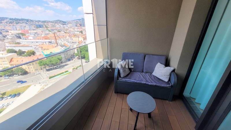 EXKLUZÍVNY 2i byt (16 p.),SKY PARK, KLÍMA, VÝHĽAD, PARKING, VEŽA I