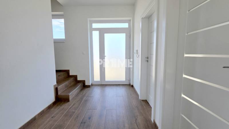 MODERNÝ 3i DOM, TERESA, ZÁHRADA, PARKING, Sadová ulica, Miloslavov
