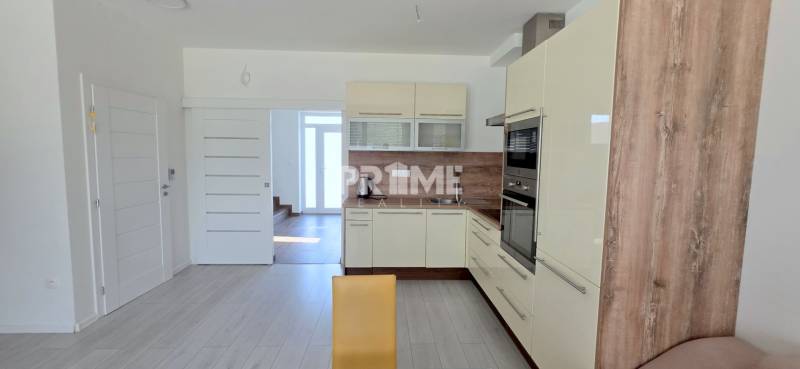 MODERNÝ 3i DOM, TERESA, ZÁHRADA, PARKING, Sadová ulica, Miloslavov