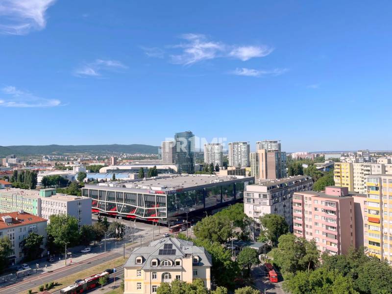 MODERNÝ 2i BYT, NOVOSTAVBA, BALKÓN, KLÍMA, PARKING, Jégého ulica