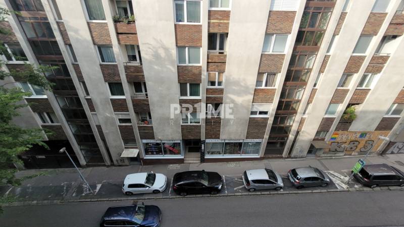 PEKNÝ 1,5i byt, CENTRUM, BALKÓN, PARKING, Kozia ulica, Staré Mesto