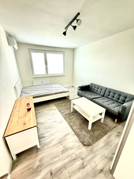 MODERNÝ 1i byt, REKONŠTRUKCIA, KLÍMA, Dudvážska ulica, Pod.Biskupice
