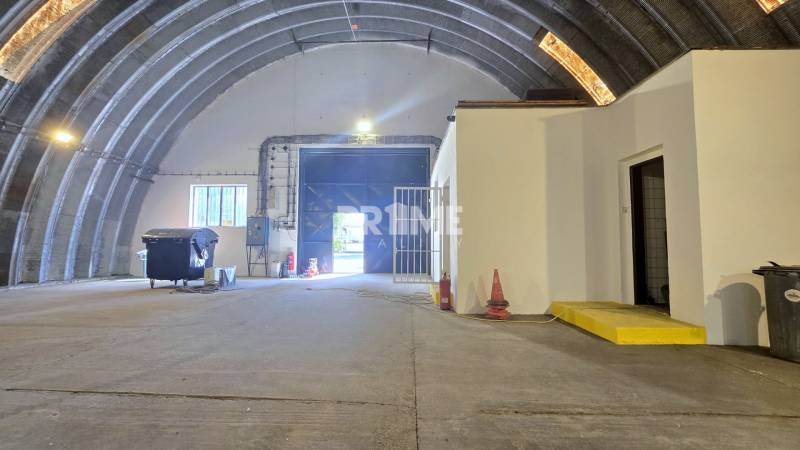 Prenájom – HALA 641 m2 – skladové alebo výrobné priestory, Ružinov