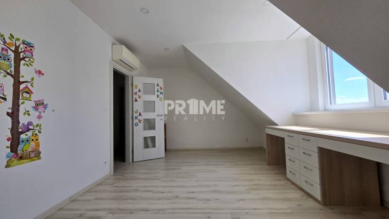 Moderný mezonetový 4i byt, 2 x pivnica, nadstavba, Hanácka, Ružinov