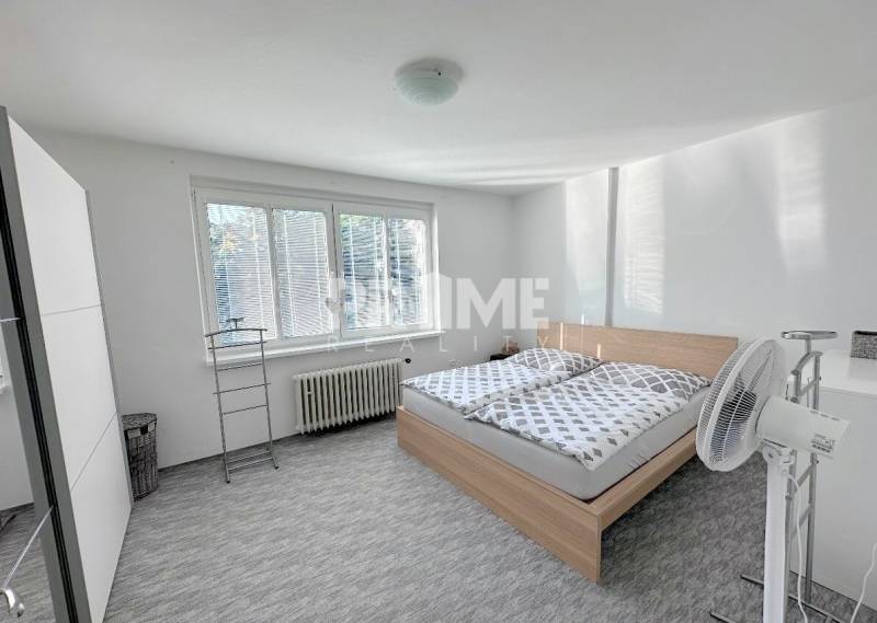 EXKLUZÍVNY 2i byt ( 72 m2 ), REKONŠTRUKCIA, CENTRUM, Dobrovičova ulica
