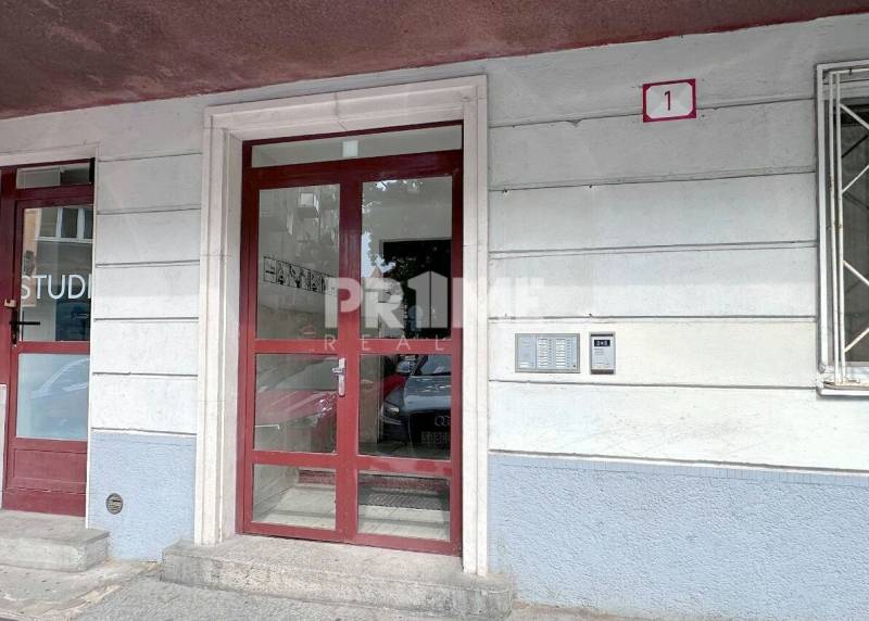 EXKLUZÍVNY 2i byt ( 72 m2 ), REKONŠTRUKCIA, CENTRUM, Dobrovičova ulica