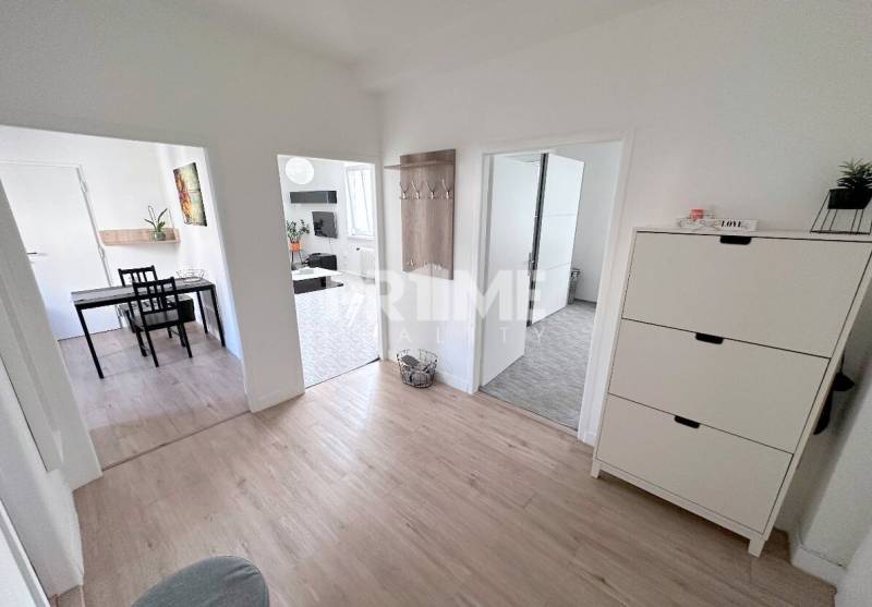 EXKLUZÍVNY 2i byt ( 72 m2 ), REKONŠTRUKCIA, CENTRUM, Dobrovičova ulica