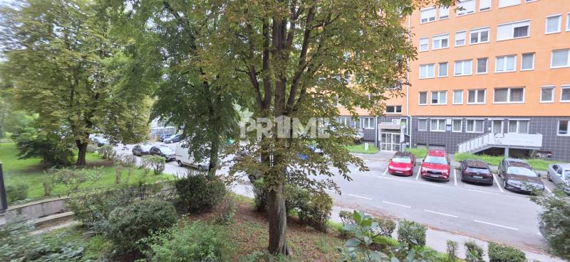 MODERNÝ 2i byt, REKONŠTRUKCIA, BALKÓN, LOGGIA, Narcisová ulica,Ružinov