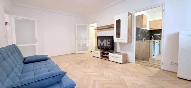 MODERNÝ 2i byt, REKONŠTRUKCIA, BALKÓN, LOGGIA, Narcisová ulica,Ružinov
