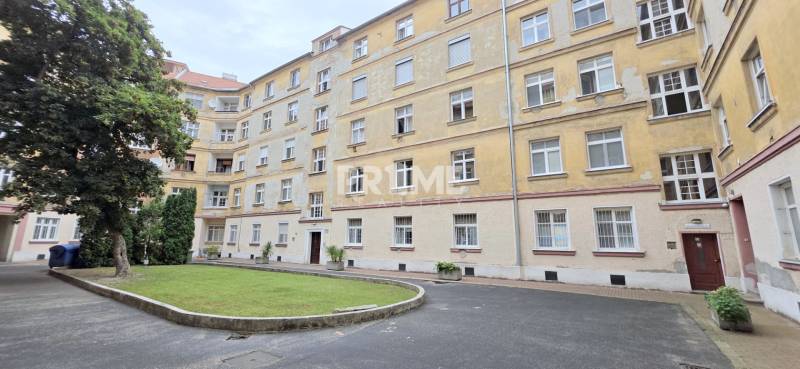 Pekný 2i byt, REKONŠTRUKCIA, Vajanského nábrežie, Staré Mesto