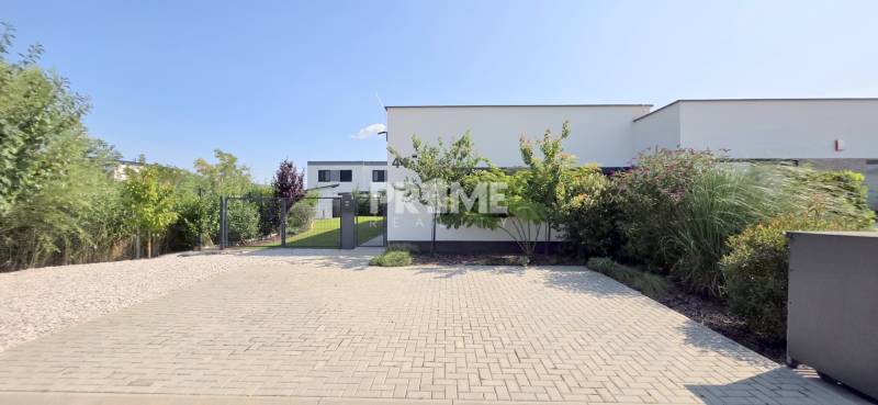 MODERNÝ 3i RD, ZÁHRADA, 3 X PARKING, KLÍMA,Jastrabia ulica,Čierna voda
