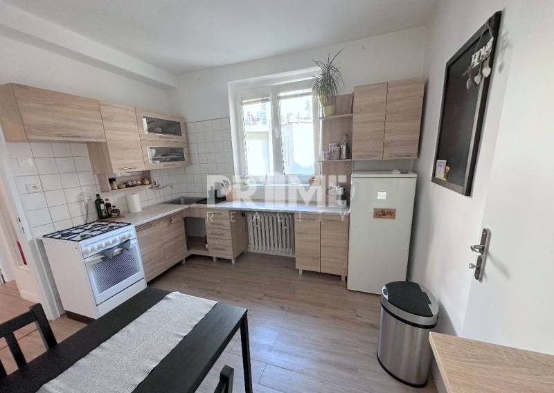 EXKLUZÍVNY 2i byt ( 72 m2 ), REKONŠTRUKCIA, CENTRUM, Dobrovičova ulica