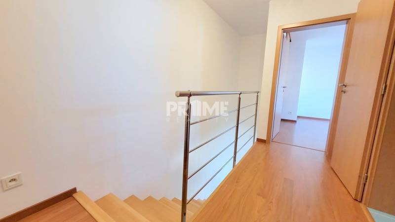 PEKNÝ 3i byt, PREDZÁHRADKA ( 220 m2), TERASA, 2 X PARKING, Opálová ul.