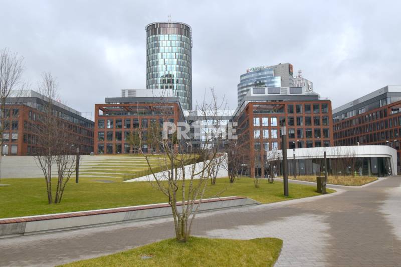 MODERNÝ 3i byt, VÝHĽAD, PARKING,TERASA, KLÍMA,SKY PARK, Továrenská ul.