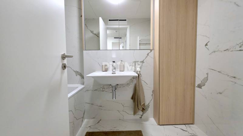  EXKLUZÍVNY 2i byt, METROPOLIS, PARKING, STROP.CHLADENIE,Bottova ulica
