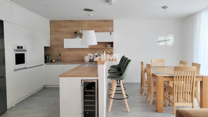 EXKLUZÍVNY 4i byt, PARKING, BALKÓN, LOGGIA, KLÍMA, ulica Martina Benku