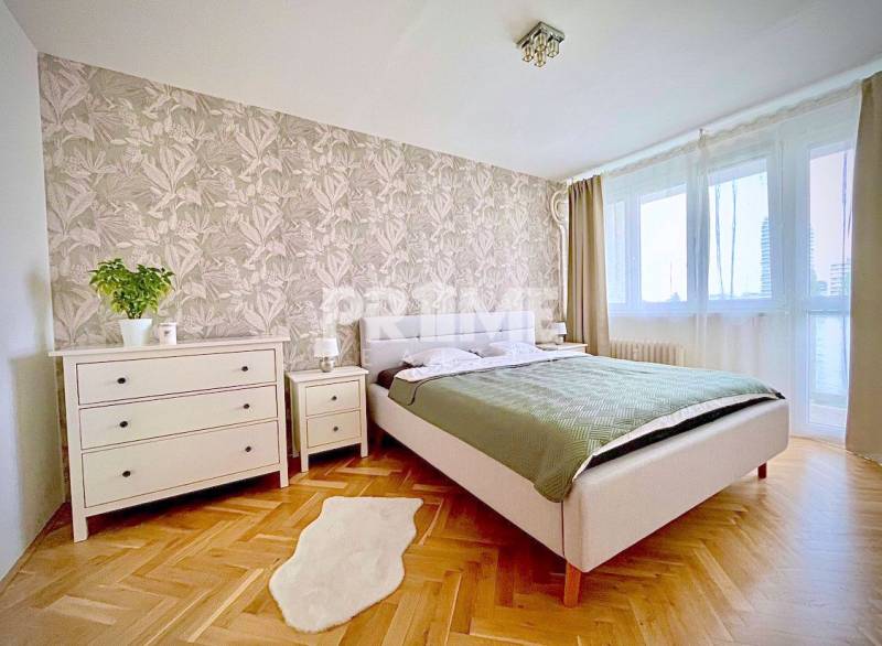 ŠTÝLOVÝ 2i BYT, REKONŠTRUKCIA, BALKÓN, LOGGIA, KLÍMA,Nazábudková ulica
