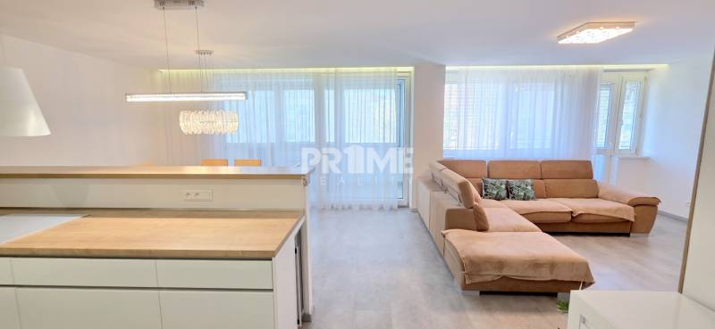 EXKLUZÍVNY 4i byt, PARKING, BALKÓN, LOGGIA, KLÍMA, ulica Martina Benku