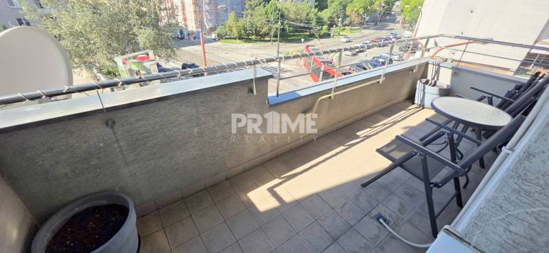 EXKLUZÍVNY 4i byt, PARKING, BALKÓN, LOGGIA, KLÍMA, ulica Martina Benku