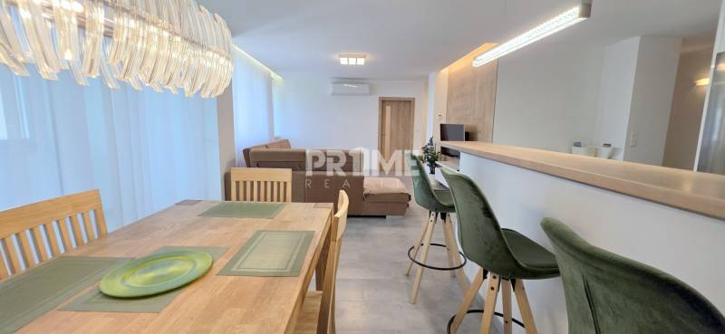EXKLUZÍVNY 4i byt, PARKING, BALKÓN, LOGGIA, KLÍMA, ulica Martina Benku