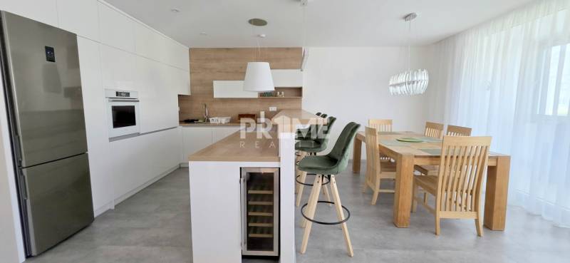 EXKLUZÍVNY 4i byt, PARKING, BALKÓN, LOGGIA, KLÍMA, ulica Martina Benku