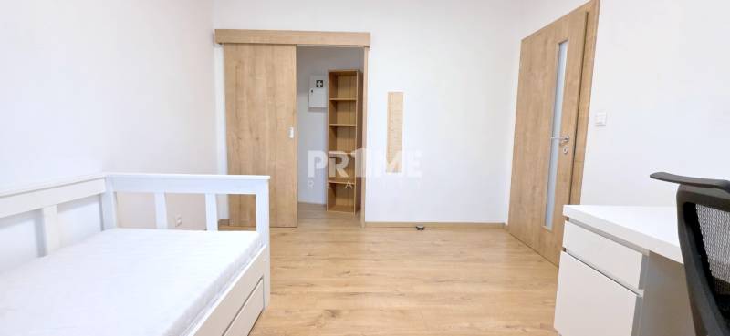 EXKLUZÍVNY 4i byt, PARKING, BALKÓN, LOGGIA, KLÍMA, ulica Martina Benku