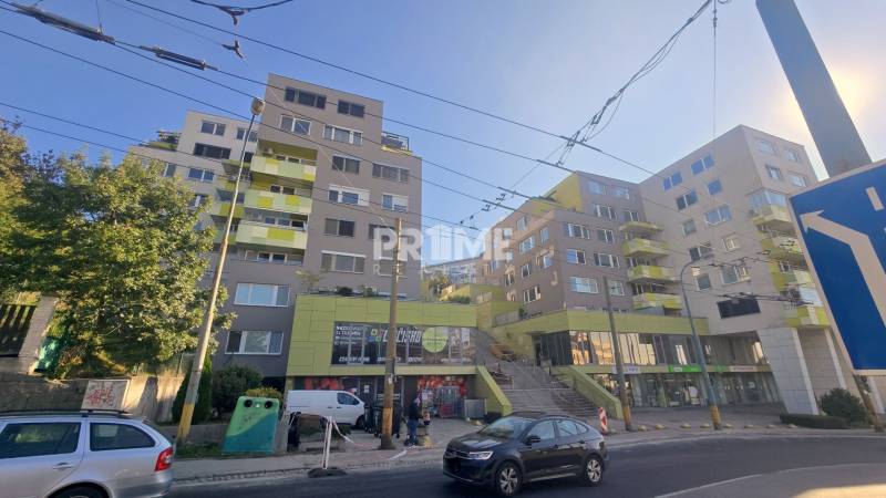 Priestranný 2i byt, klíma, pekný výhľad, novostavba, Stromová, Kramáre