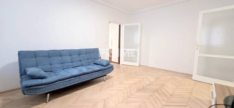 MODERNÝ 2i byt, REKONŠTRUKCIA, BALKÓN, LOGGIA, Narcisová ulica,Ružinov