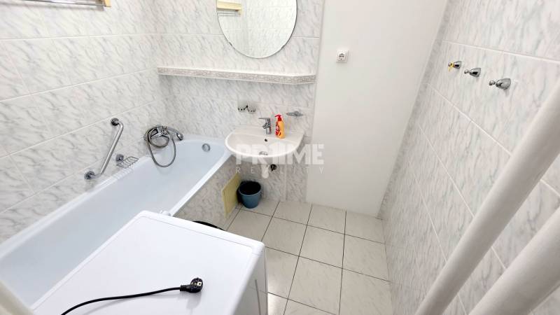 MODERNÝ 2i byt, REKONŠTRUKCIA, BALKÓN, LOGGIA, Narcisová ulica,Ružinov