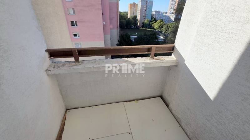 Pekný 3i byt, 3 X NEPRIECHODNÁ IZBA, LOGGIA, Furdekova ulica,Petržalka