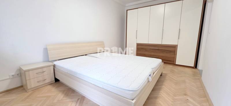 MODERNÝ 2i byt, REKONŠTRUKCIA, BALKÓN, LOGGIA, Narcisová ulica,Ružinov