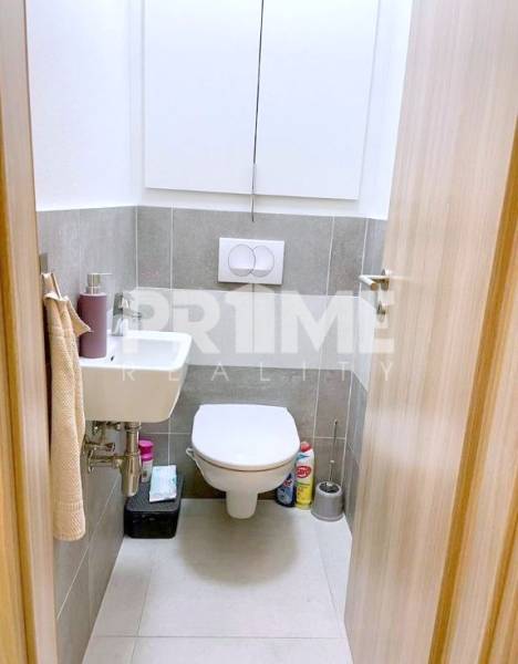 LEN U NÁS !!! MODERNÝ 2i byt,NOVOSTAVBA,LOGGIA,KLÍMA,PARKING,Starý Háj