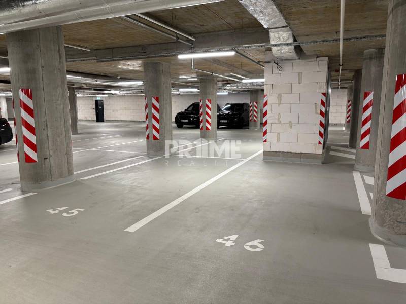 NA PREDAJ PARKOVACIE STÁTIE V EUROVEA TOWER, Pribinova ulica, NIVY