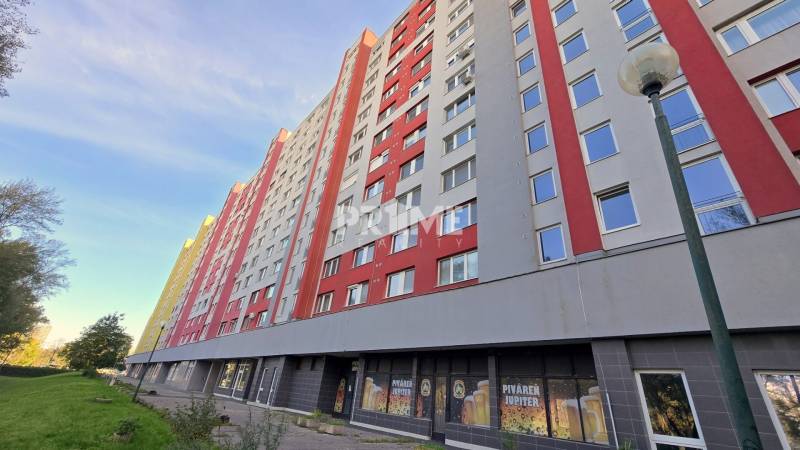 Dvojgarsónka, 2 x loggia, východná orientácia, Gessayova, Petržalka