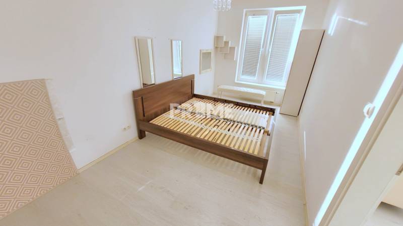 MODERNÝ 2i byt, NOVOSTAVBA, BALKÓN, Bosákova ul., začiatok Petržalka