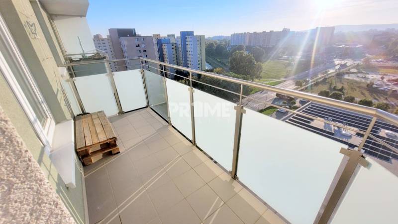 MODERNÝ 2i byt, NOVOSTAVBA, BALKÓN, Bosákova ul., začiatok Petržalka
