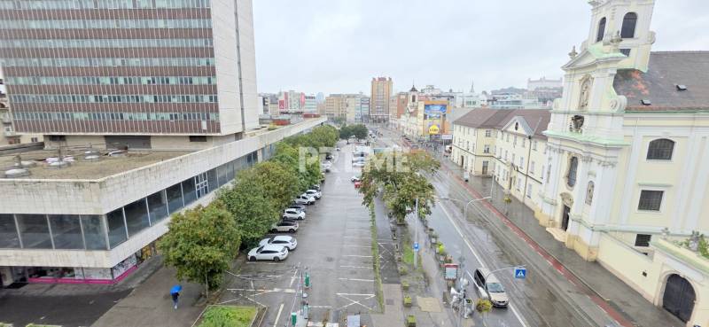 JEDINEČNÝ 2i byt, CENTRUM, BALKÓN, KLÍMA, VÝHĽAD, Špitálska ulica