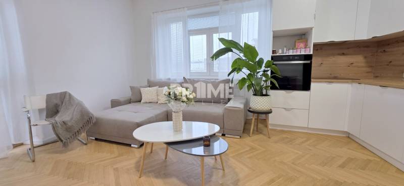 JEDINEČNÝ 2i byt, CENTRUM, BALKÓN, KLÍMA, VÝHĽAD, Špitálska ulica