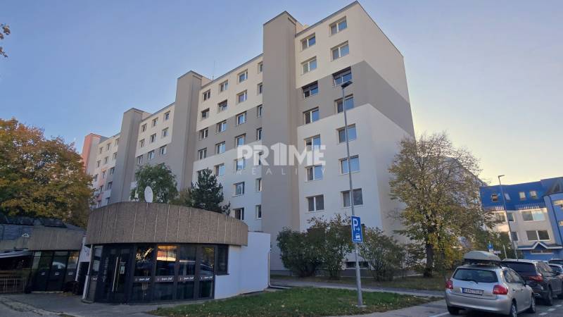 Obojstranne orientovaný, zariadený, loggia, Slatinská ul., Vrakuňa