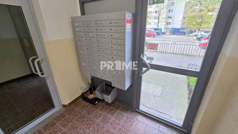 Príjemný 1i byt, zariadený, pivnica, Drobného ul., Dúbravka