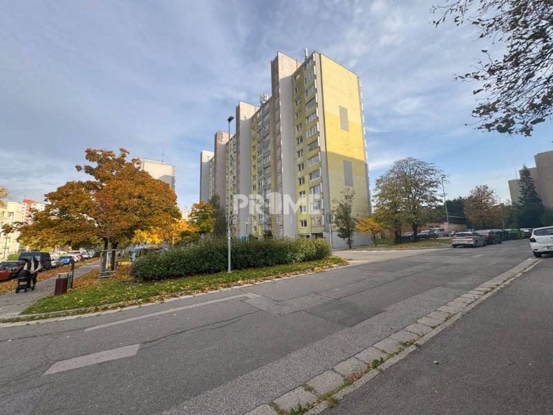 Príjemný 1i byt, zariadený, pivnica, Drobného ul., Dúbravka