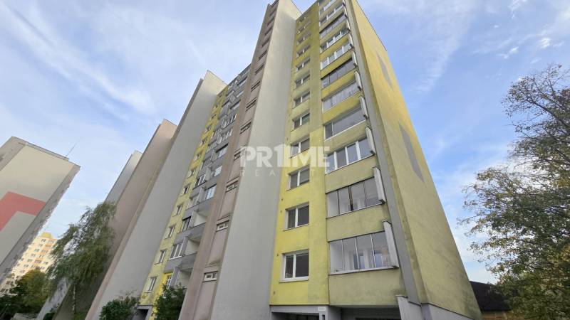 Príjemný 1i byt, zariadený, pivnica, Drobného ul., Dúbravka