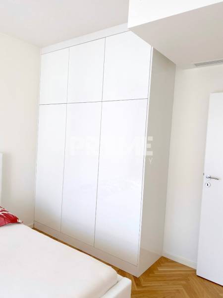 MODERNÝ 2i byt, NOVOSTAVBA, BALKÓN, LOGGIA,PARKING,KLÍMA, Bezručova ul