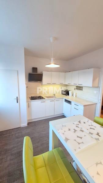 Pekný 2i byt, REKONŠTRUKCIA, KLÍMA, Trnavská cesta, Ružinov