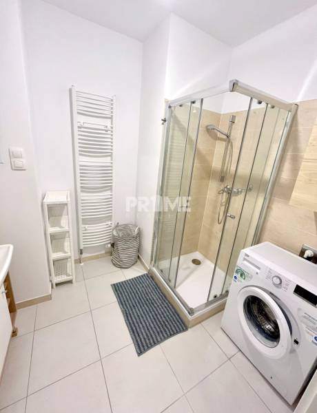 MODERNÝ 1i byt, SLNEČNICE,PARKING, LOGGIA, KLÍMA, Zuzany Chalupovej  