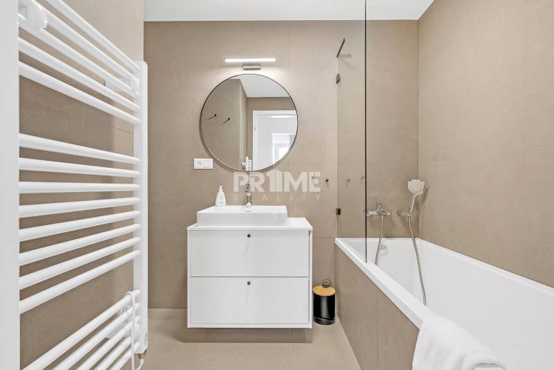 EXKLUZÍVNY 2i byt, PRÍSTAVNA,LOGGIA ,CHLADENIE,PARKING,Plynárenská ul.