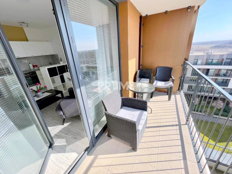 MODERNÝ 1i byt, SLNEČNICE,PARKING, LOGGIA, KLÍMA, Zuzany Chalupovej  