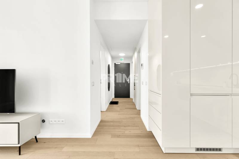 EXKLUZÍVNY 2i byt, PRÍSTAVNA,LOGGIA ,CHLADENIE,PARKING,Plynárenská ul.