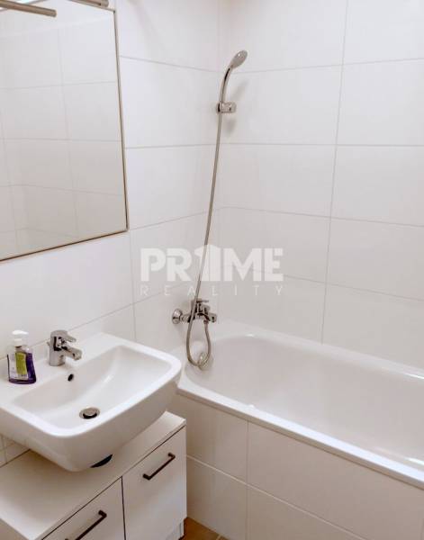 MODERNÝ 2i, SLNEČNICE, BALKÓN, PARKING, Zuzany Chalupovej,Petržalka