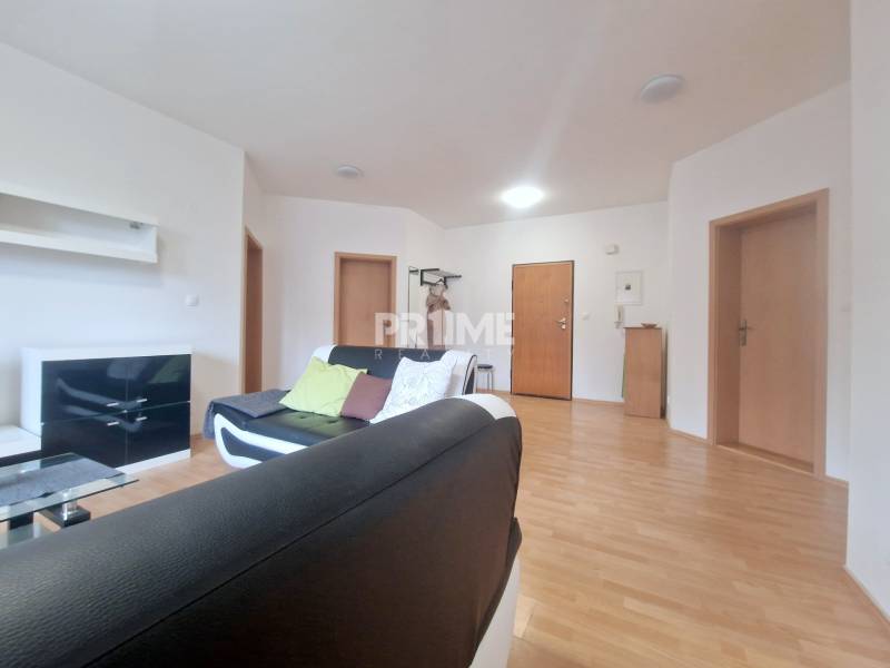 Priestranný 2i byt, 2xloggia, garáž, Záhradnícka ul., Ružinov